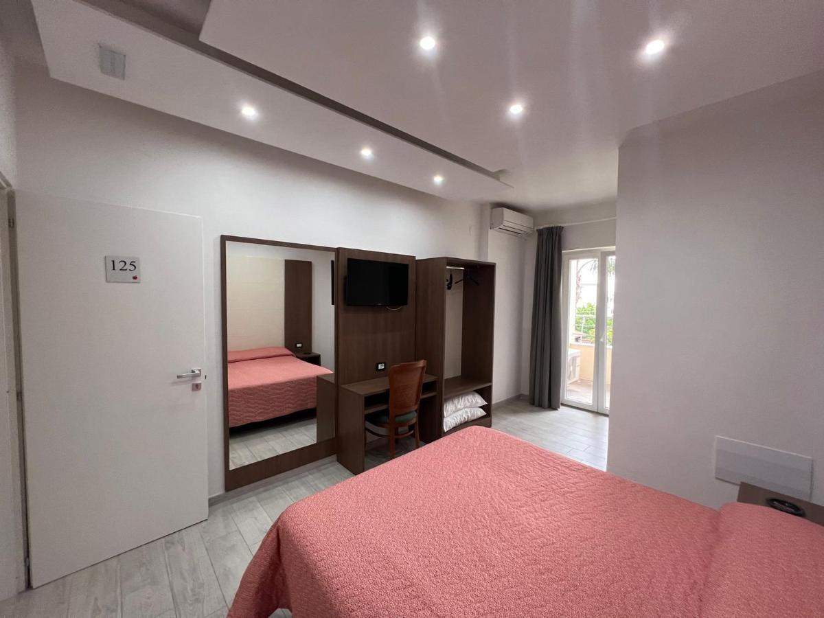 Hotel La Mela Varcaturo Esterno foto
