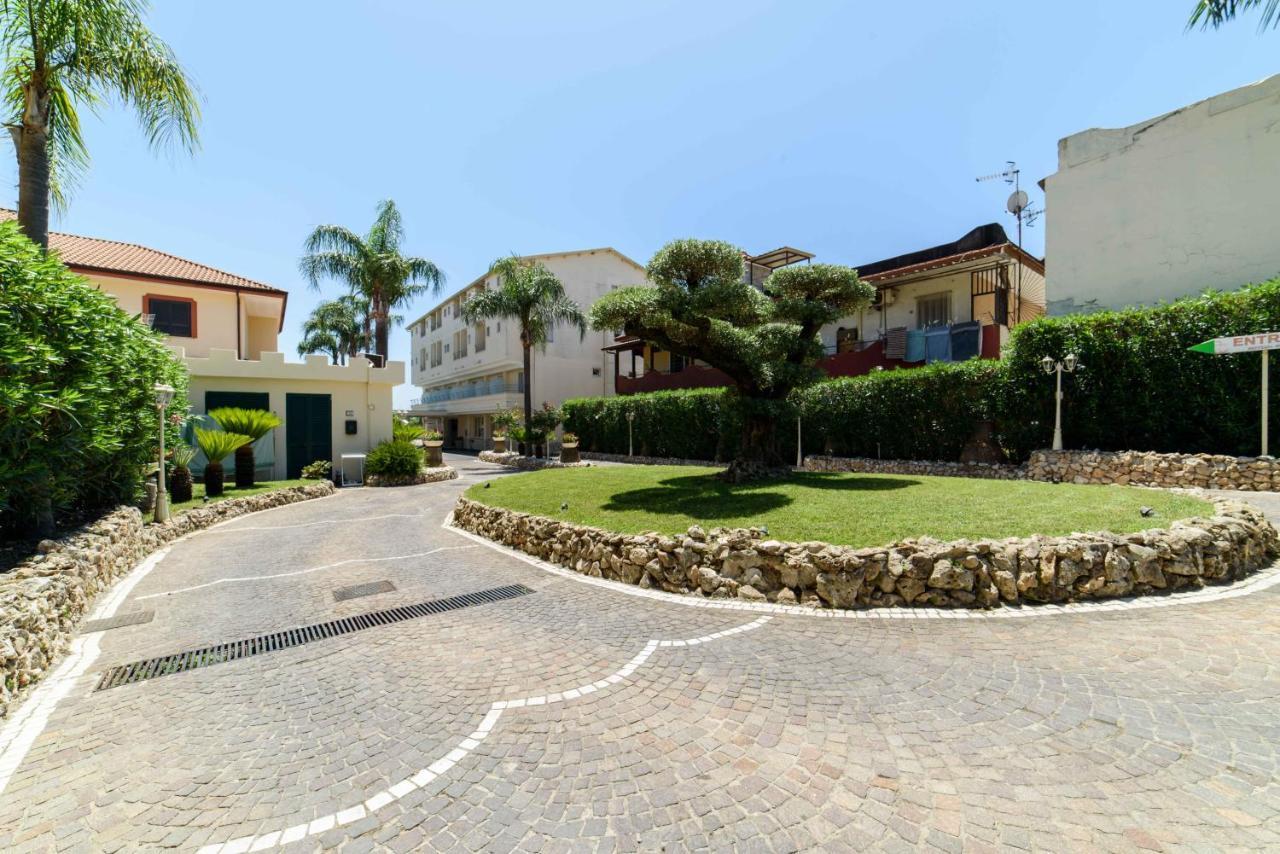 Hotel La Mela Varcaturo Esterno foto